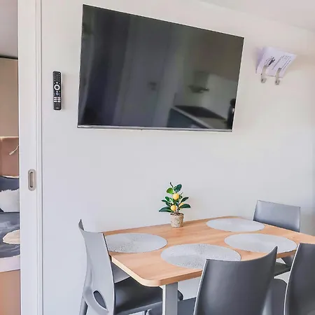 Adria Pearl Homes Apartament